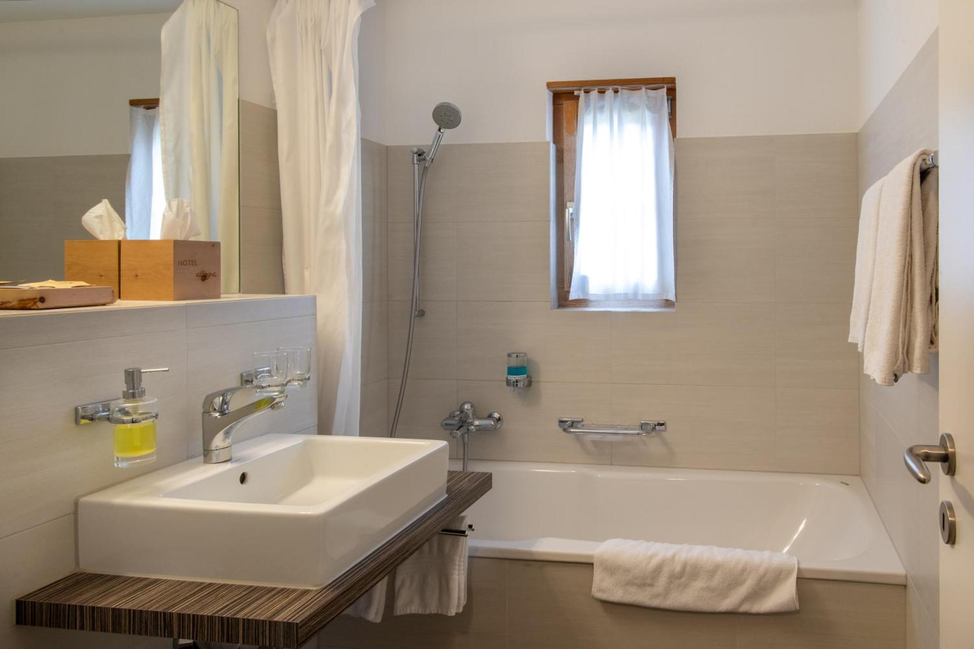 Ferienwohnungen Hotel Allegra Zuoz Zewnętrze zdjęcie